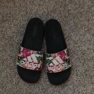 Floral adidas slides W10
